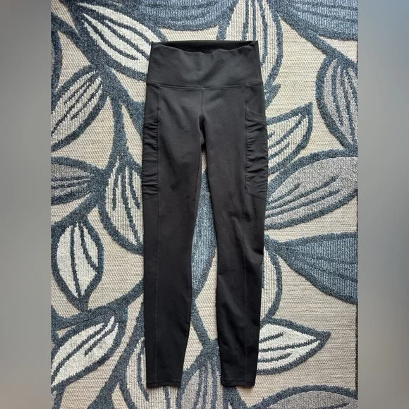 Fabletics $89 Black Fabletics On-The-Go PowerHold® High-Waisted Pocket Leggings - Picture 3 of 7
